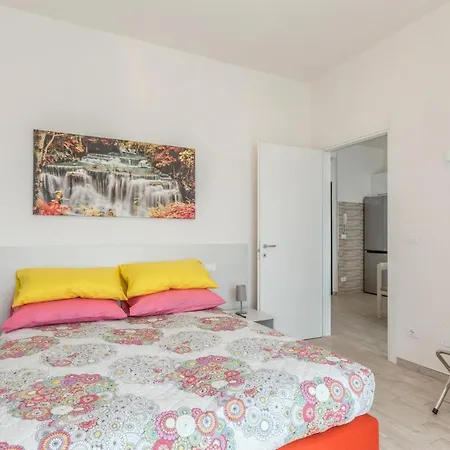 Serenity, By Short Holidays * 볼로냐